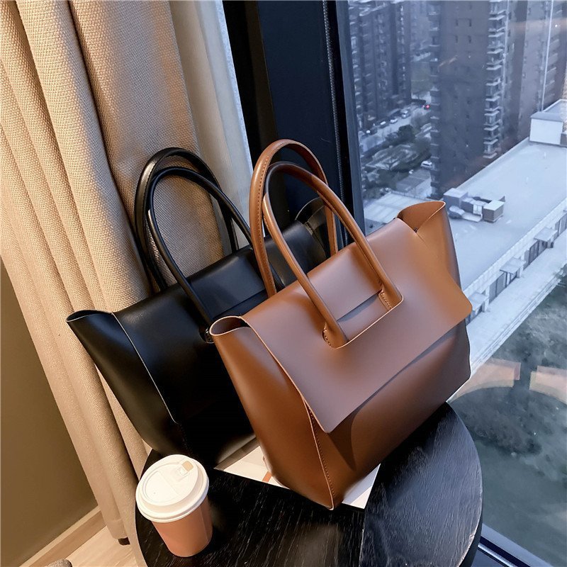Women Shoulder Bag Large Capacity Simple Retro Handbag High Quality