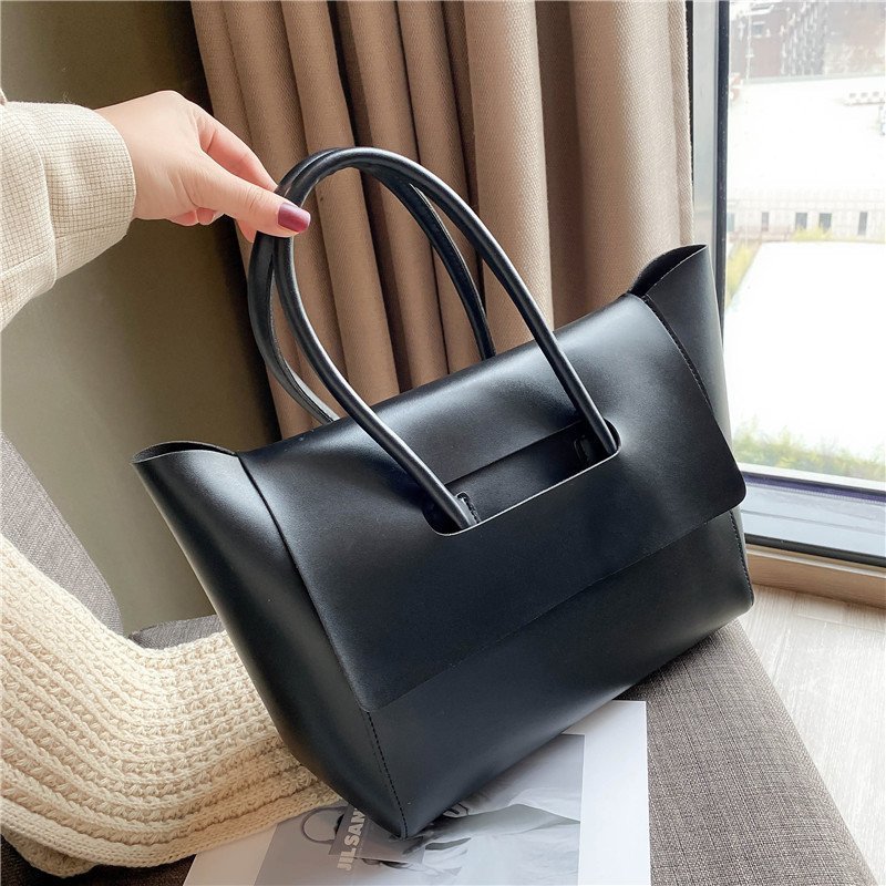 Women Shoulder Bag Large Capacity Simple Retro Handbag High Quality